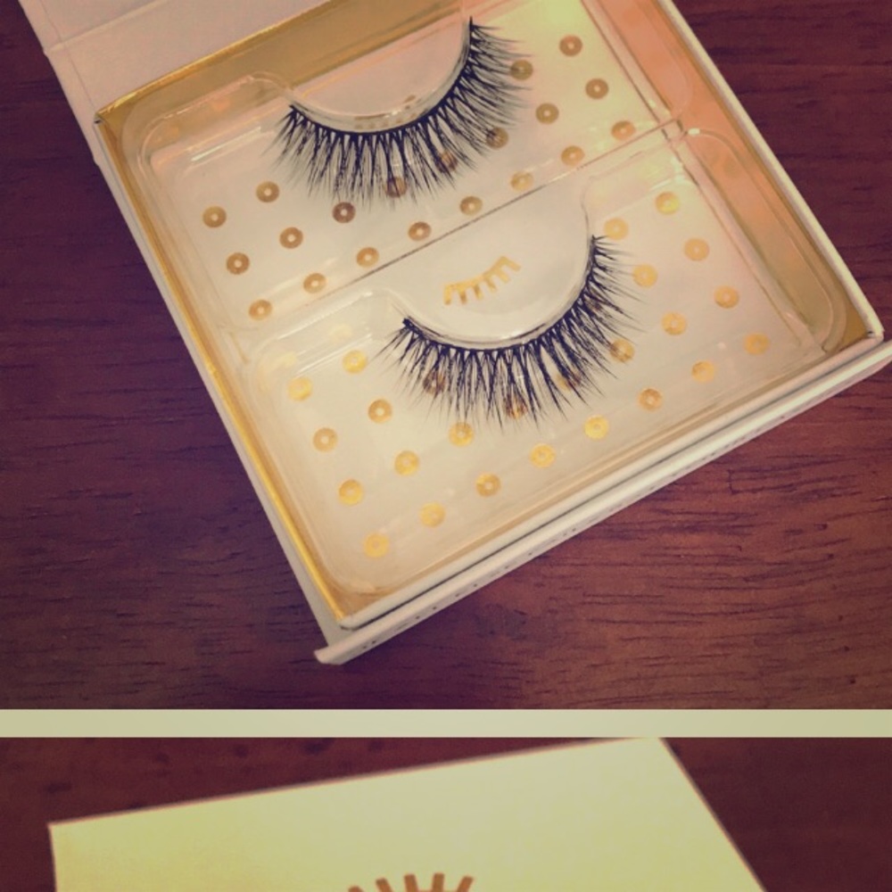 False Eyelashes nib